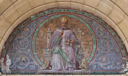 Fresque avec Saint-Ambroise à l'entre de l'église