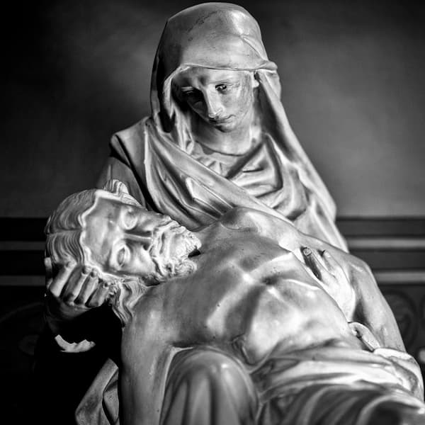 Christ mort sur les genoux de Marie