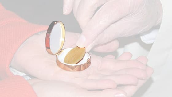 Hostie, Donner la communion aux malades