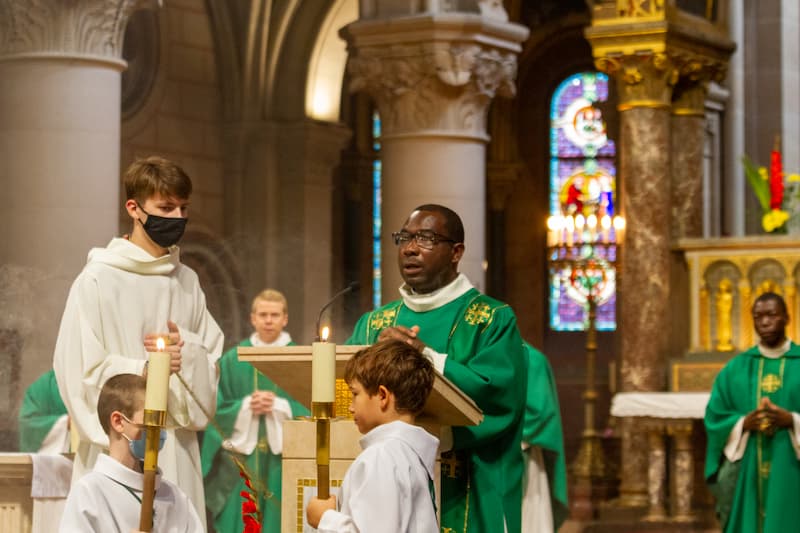 Emmanuel KOLANI, diacre à Saint Ambroise