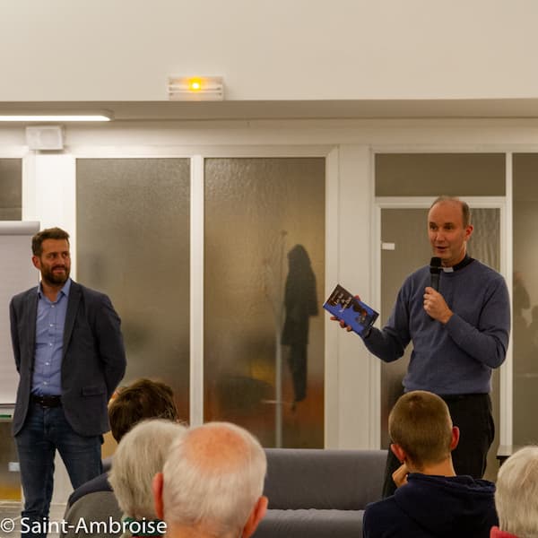 François Bert à l'échoppe Saint Ambroise avec père Pascal Nègre