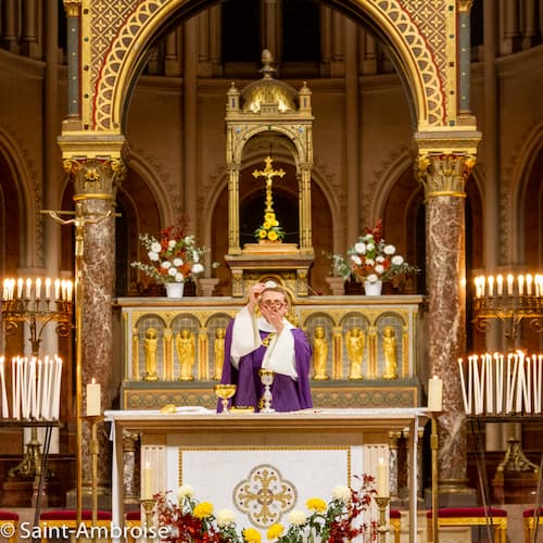 Cérémonies funéraires - Prier et intercéder dans le choeur de l'église