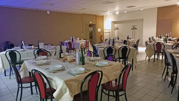 Dimanche fraternel - Les Festins d'Ambroise - Salle des repas