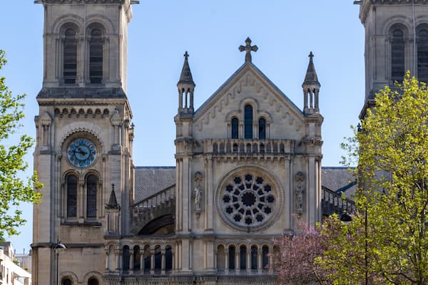 Église Saint-Ambroise Vue extérieure Façade principale