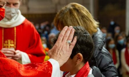 confirmation des-jeunes 2022 - Mgr Philippe Marsset