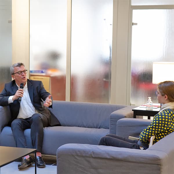 Benoist de Sinety interviewé à la Maison paroissiale de Saint Ambroise Paris