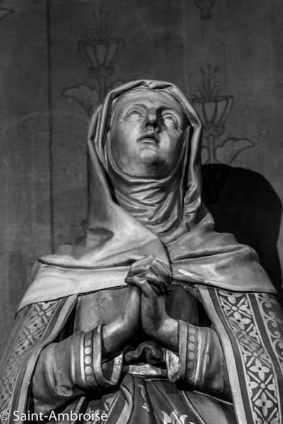 Le Christ en croix avec Marie