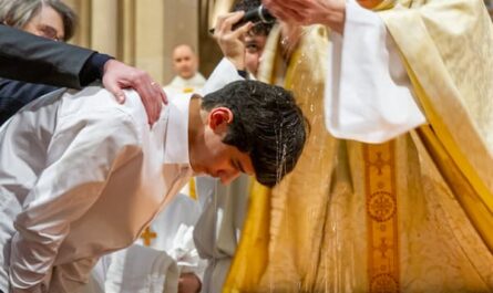 Les baptêmes de Pâques, enfants 2024 à Saint Ambroise