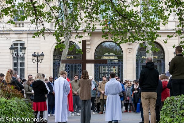 Chemin de Croix en extérieur, photos 2024