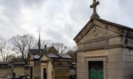 Opération consolation, cimetière.jpg