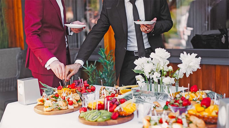 Annonces du curé : réception, buffet