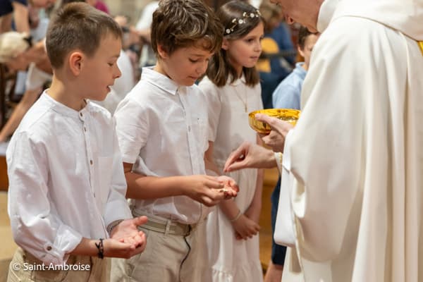 1ère communion 2025 des enfants à Saint Ambroise