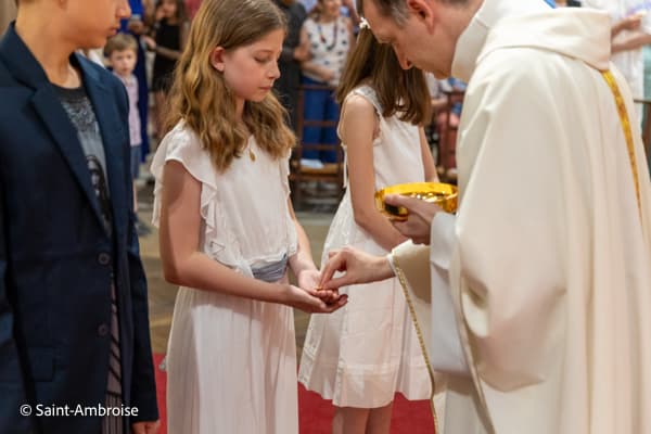 1ère communion 2025 des enfants à Saint Ambroise