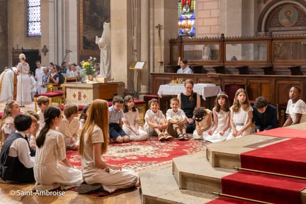 1ère communion 2025 des enfants à Saint Ambroise