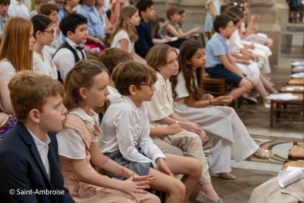 1ère communion 2025 des enfants à Saint Ambroise