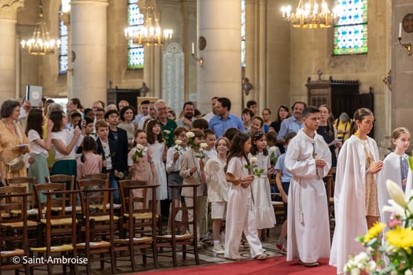 1ère communion 2025 des enfants à Saint Ambroise