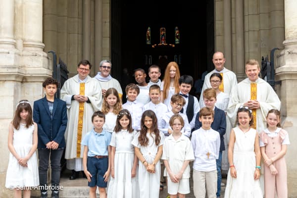 1ère communion 2025 des enfants à Saint Ambroise