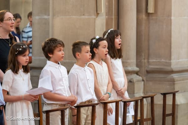 1ère communion 2025 des enfants à Saint Ambroise