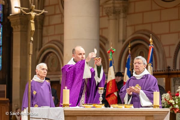 Souvenir Français, messe pour les morts pour la France à Saint Ambroise